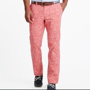 Vineyard Vines tuna, outline breaker pants